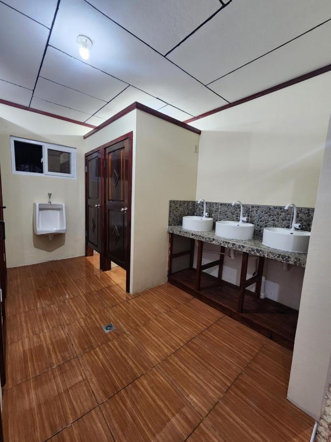 אוטילה Fenix Hotel & Hostel מראה חיצוני תמונה