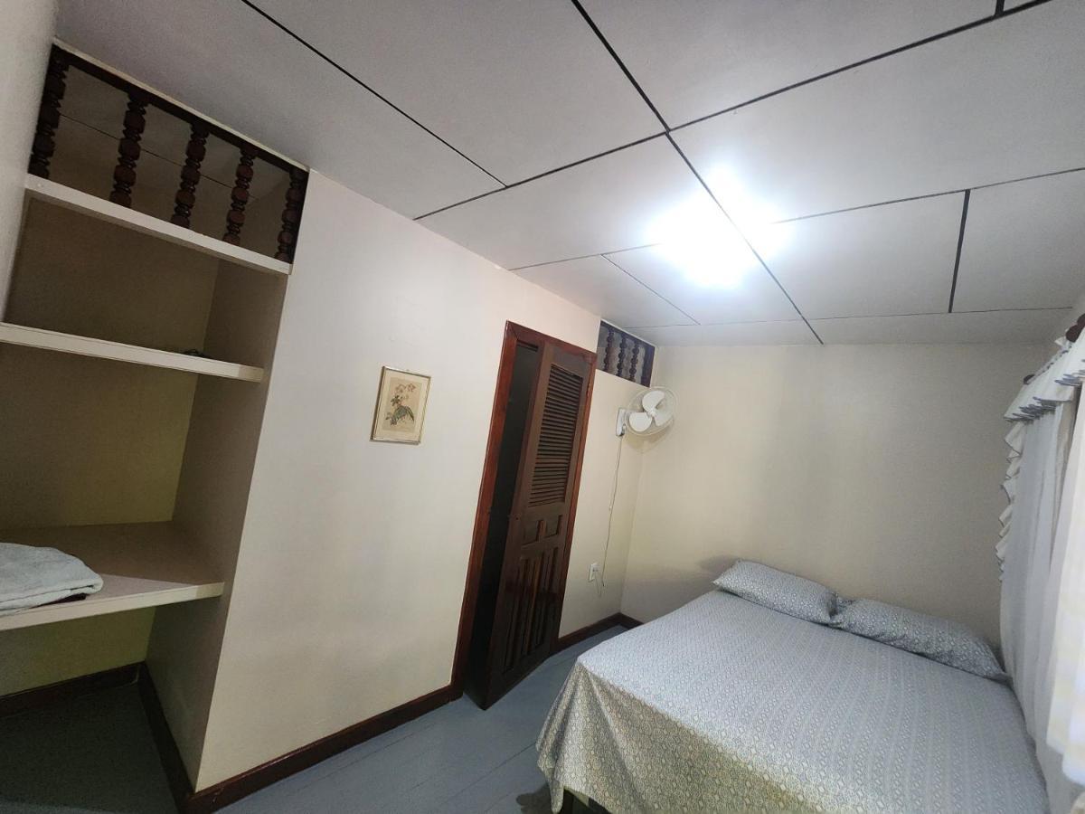 אוטילה Fenix Hotel & Hostel מראה חיצוני תמונה